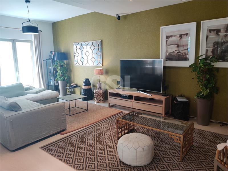 2nd Floor Apartment in Tigne Point To Rent