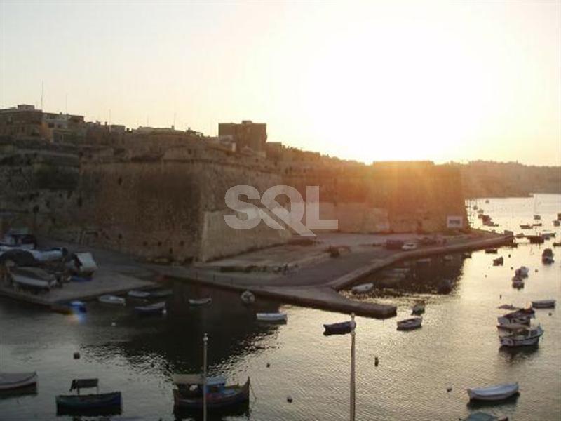 Duplex Apartment in Kalkara To Rent