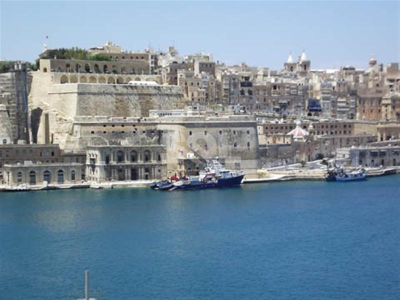 Townhouse in Senglea (Isla) To Rent