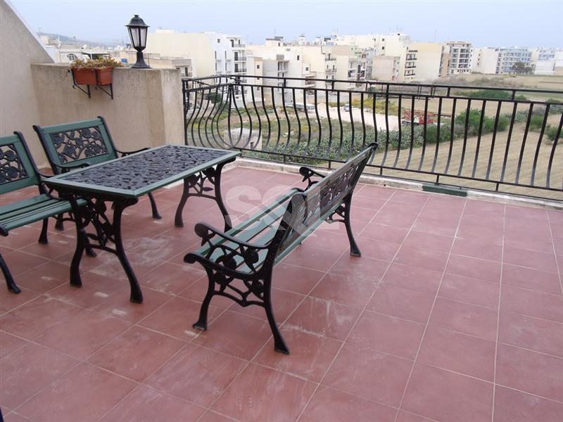 Penthouse in Qawra To Rent