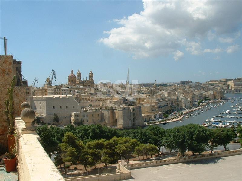 House of Character in Cospicua (Bormla) To Rent