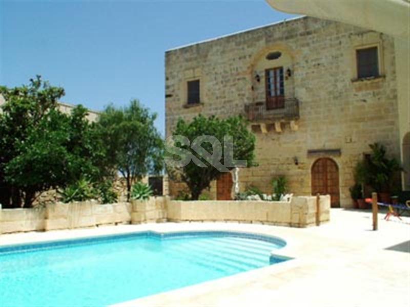 House of Character in Zejtun To Rent