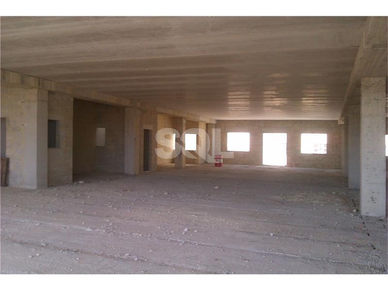 Warehouse in Mriehel To Rent