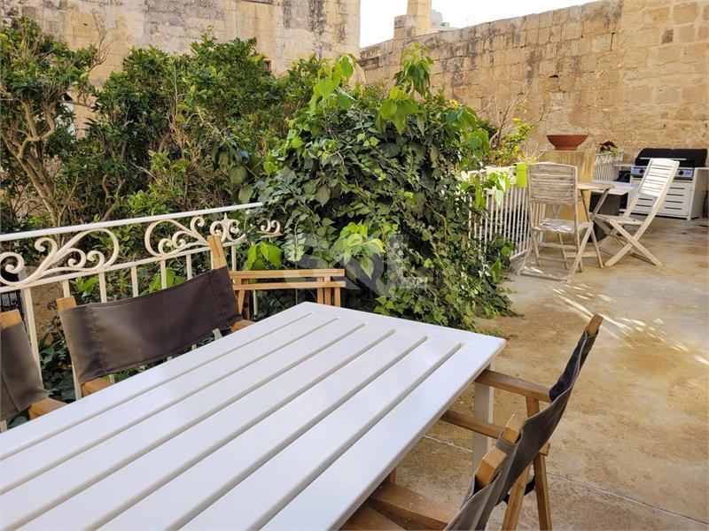 Townhouse in Mdina To Rent