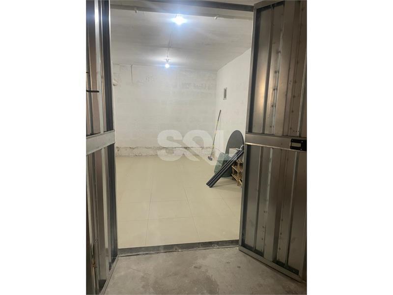 Semi Basement Garage in Hamrun To Rent